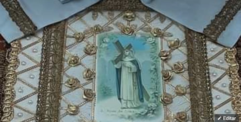 Vendo  Relicário  ou Registo feito à  mão com santa rosa de Lima