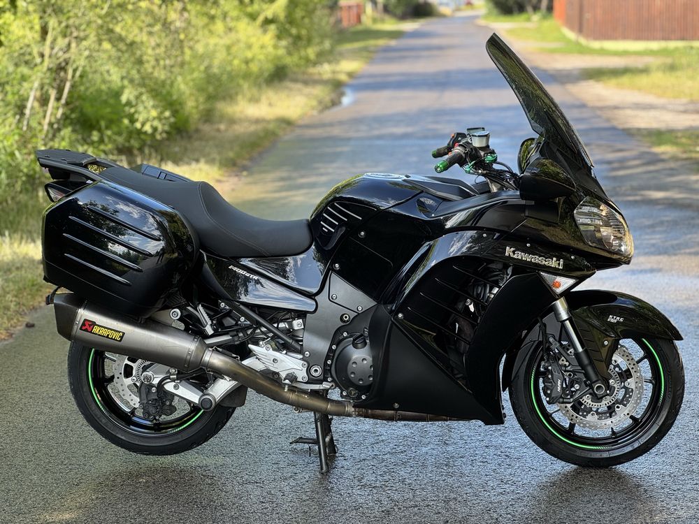 KAWASAKI GTR 1400 Akrapovic Kufry Szyba