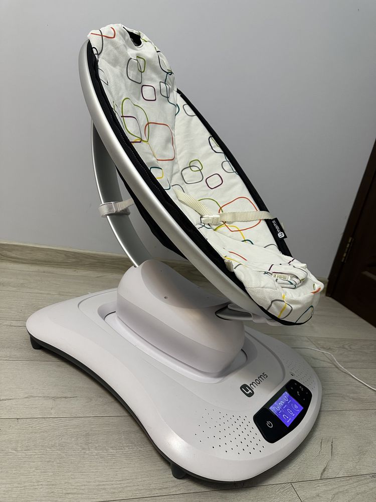 Крісло-гойдалка 4moms MamaRoo 5.0 Grey classic