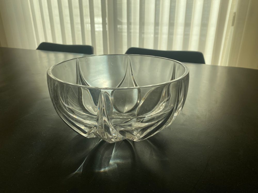 Taça de cristal transparente redonda
