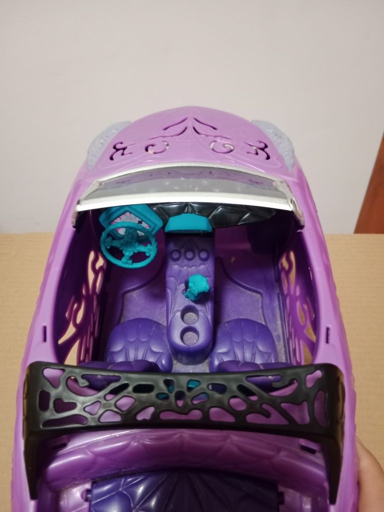 Auto monster high