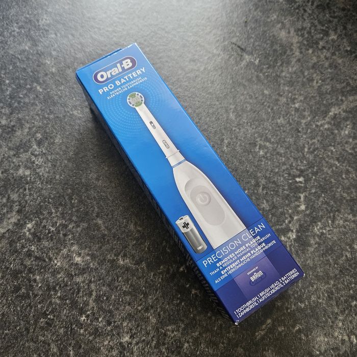 Nowa szczoteczka elektryczna Oral-B precision clean