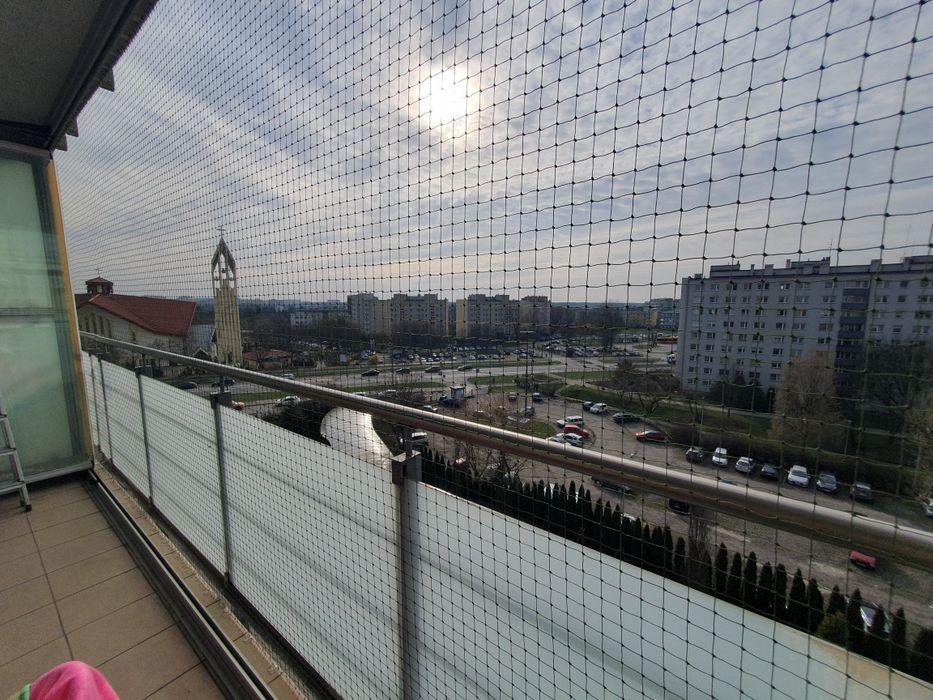 Siatka dla kota , na balkon. Montaż