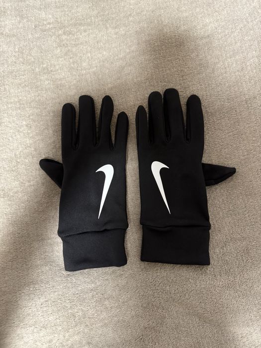 Rękawiczki Nike – idealne na trening i chłodne dni!