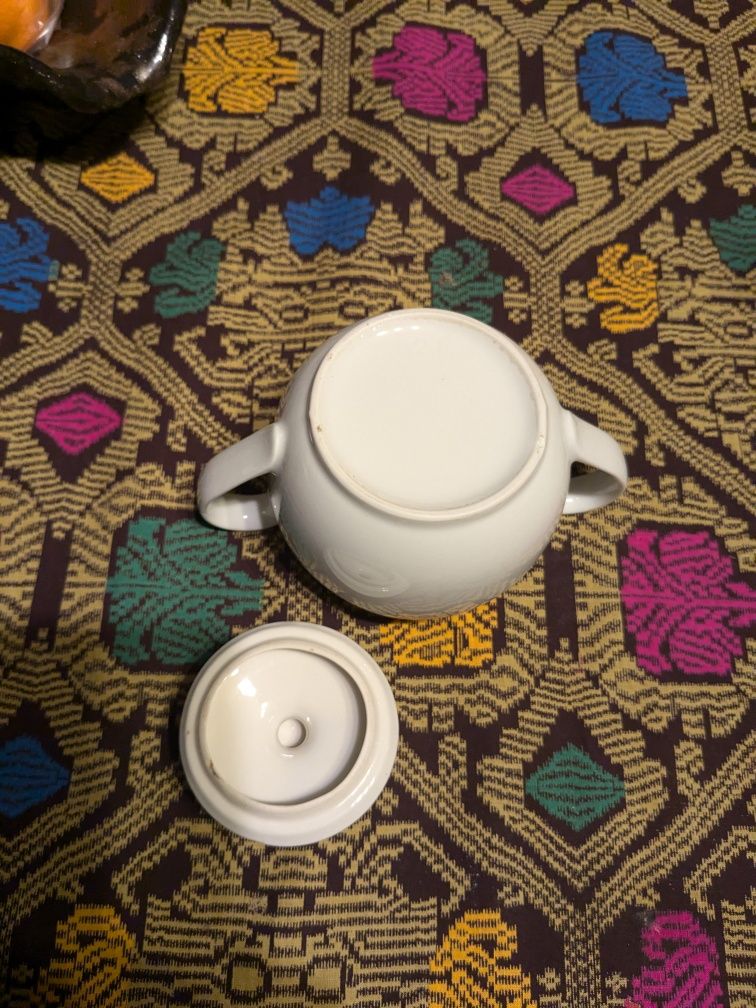 Cukierniczka biała bez pokrywki, porcelit, ceramika