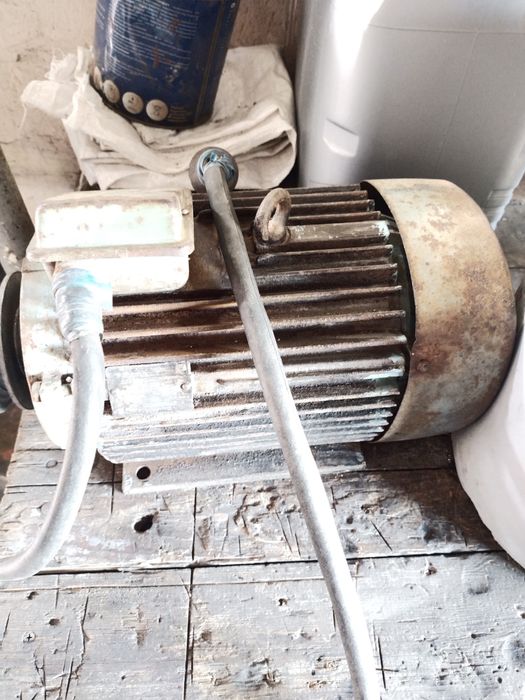 Электро двигатель .