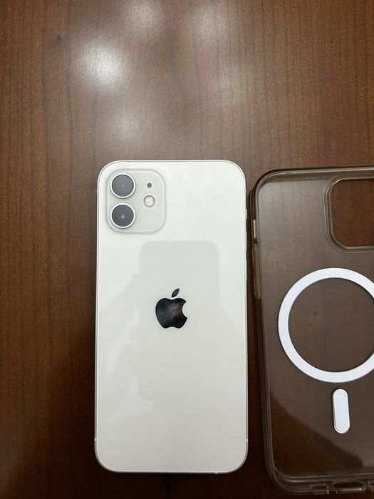 Iphone 12 com acessorios