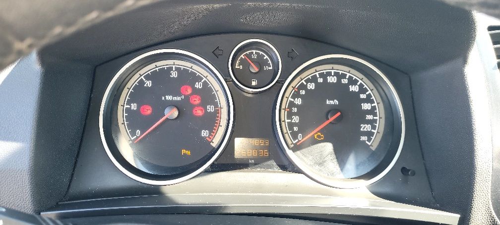 Opel Zafira B 1.9 CDTI 120 KM • 2006 r. • 7 osobowa