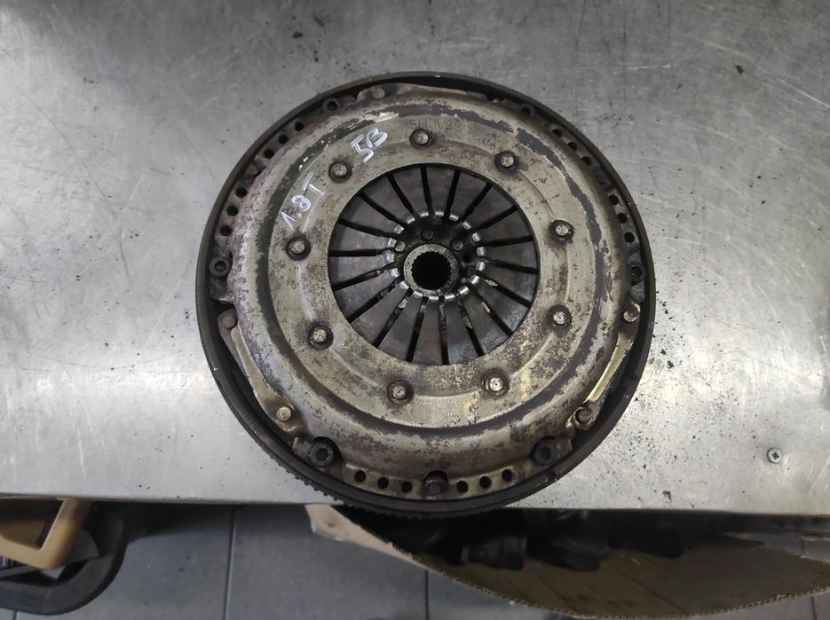 KOŁO DWUMASOWE DWUMASA SPRZĘGŁO 1.8T SACHS 5 BIEGÓW AUDI A4 B6 WYSYŁKA !!!!