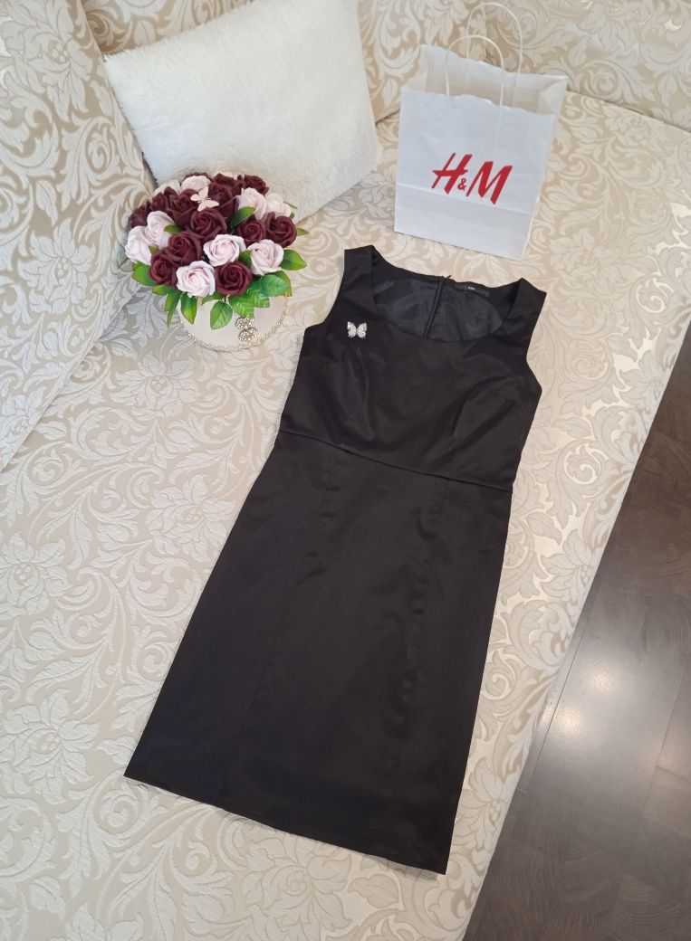 Красивый фирменный нарядный сарафан "H&M", классическое платье, атлас