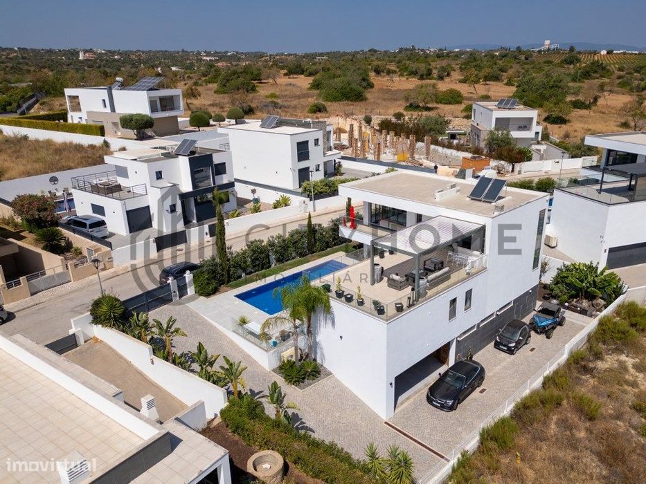 Moradia de luxo T3 com piscina aquecida