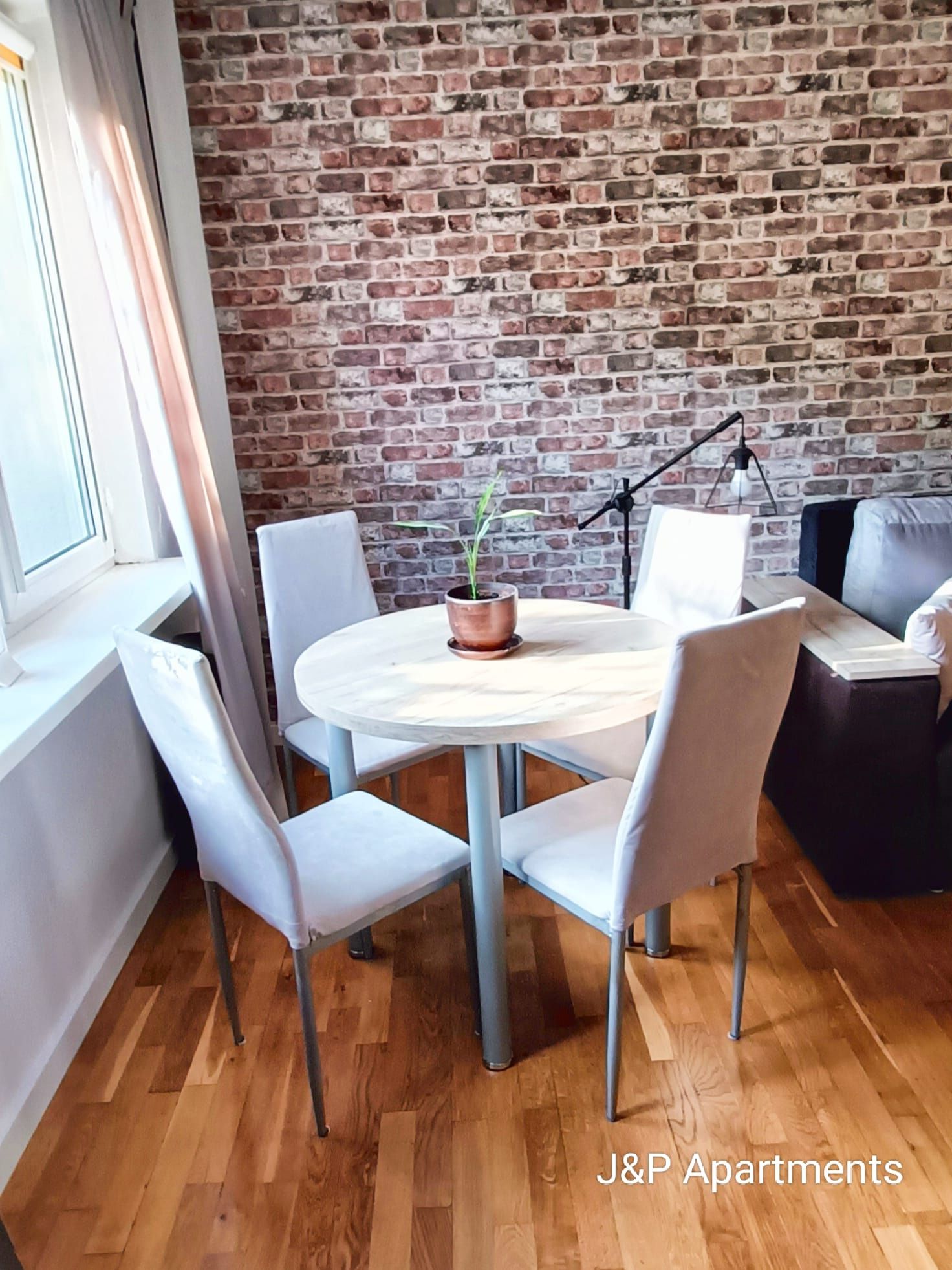 Apartament Loft z łóżkiem małżeńskim dwupokojowy na doby Wi-Fi, parkin