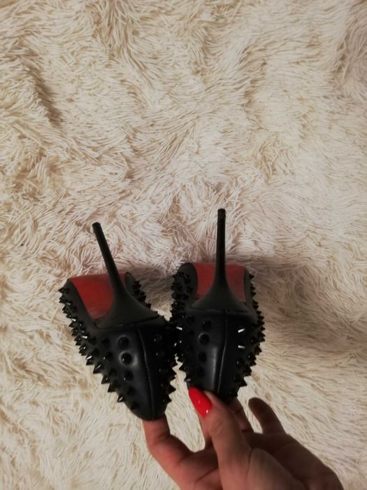szpilki CHRISTIAN LOUBOUTIN 38 CHRISTIAN Louboutin 38 Pigalle Spikes