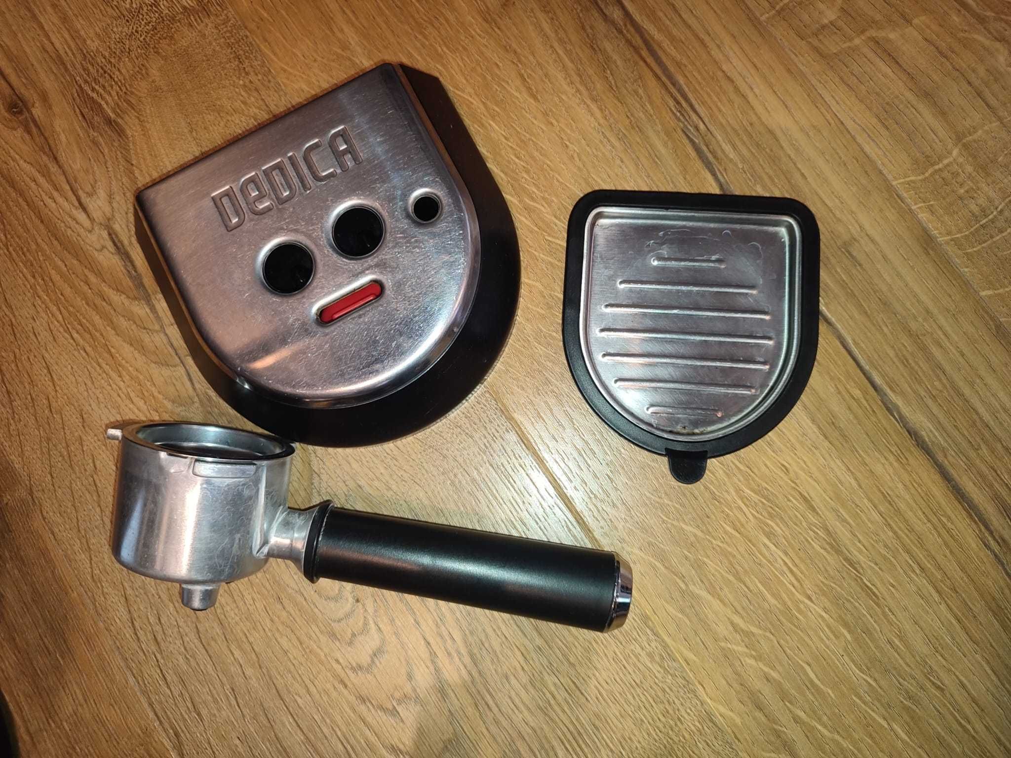 Ekspres kolbowy do kawy DeLonghi