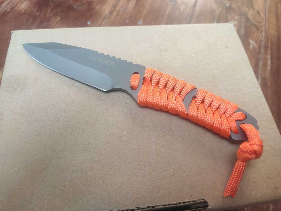 Nóż, survival - Gerber - Bear Grylls Paracord Fixed Blade