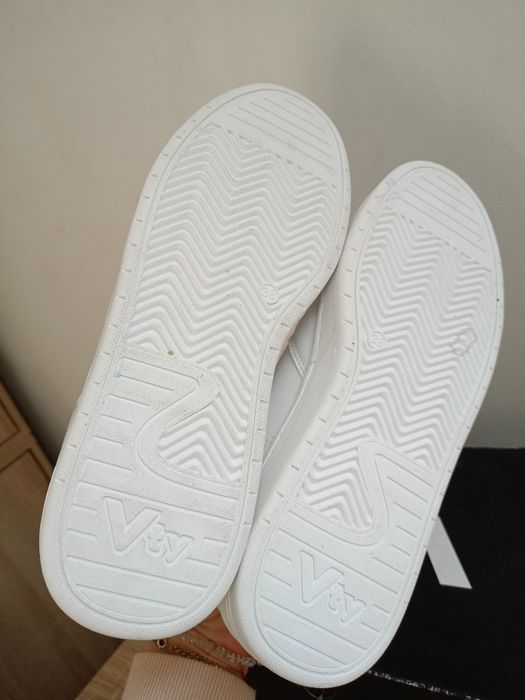 Victory nowe buty snakersy roz 38 biała podeszwa