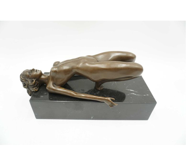 FIGURA Z BRĄZU akt naga kobieta