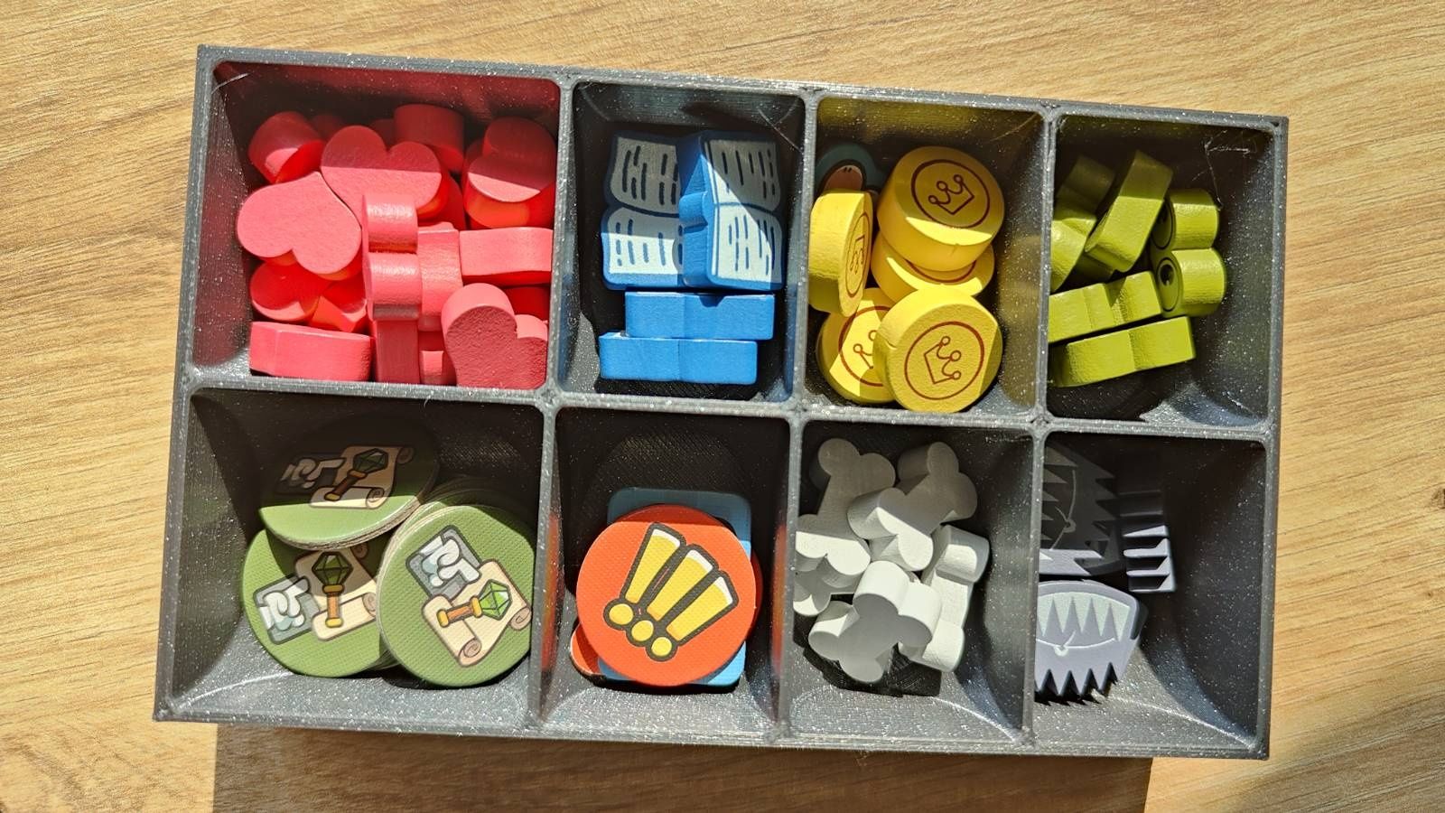 Insert 3D do gry Keep The Heroes Out z dodatkami