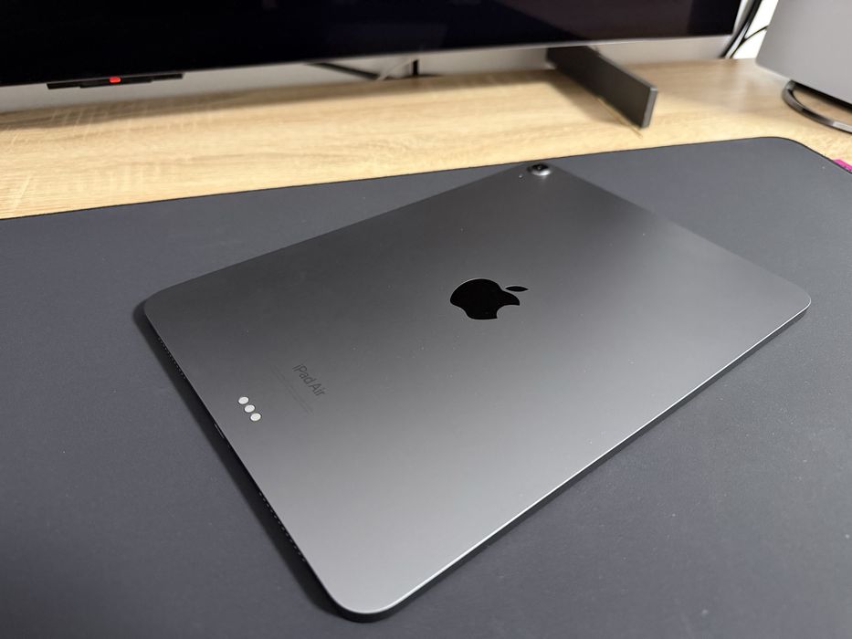 Плншет iPad Air (5th generation)