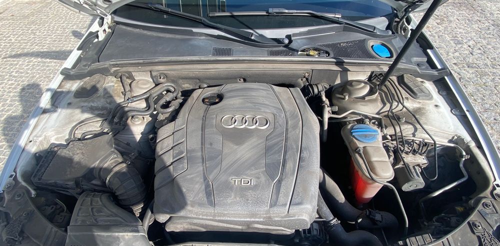 Audi A4 - 2.0 TDI 143cv - 2012