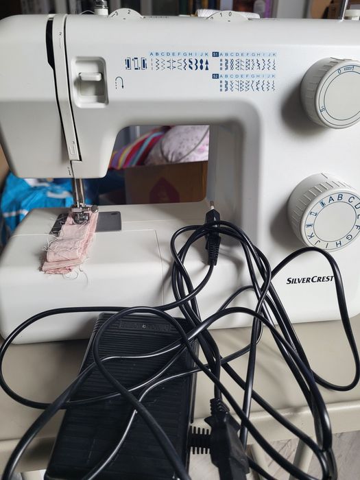 Maszyna elektryczna do szycia