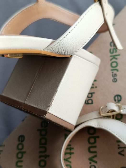 Sandałki na obcasie Kazar 39 nude/beż/kremowy skóra