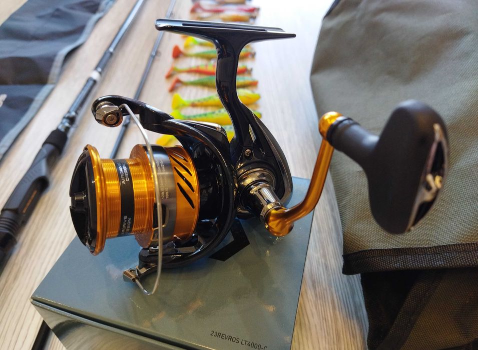 spinning SAVEGE GEAR sg2 274cm 15-40g  koło DAIWA 4000 westin cannibal