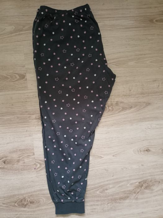 Nowe spodnie z piżamy, rozm. XL.