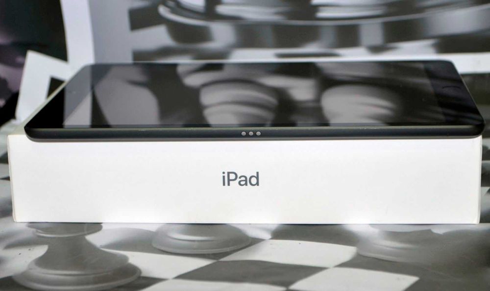 Планшет Apple iPad 8th Gen 2020 10.2 128GB WiFi+LTE c Гарантией