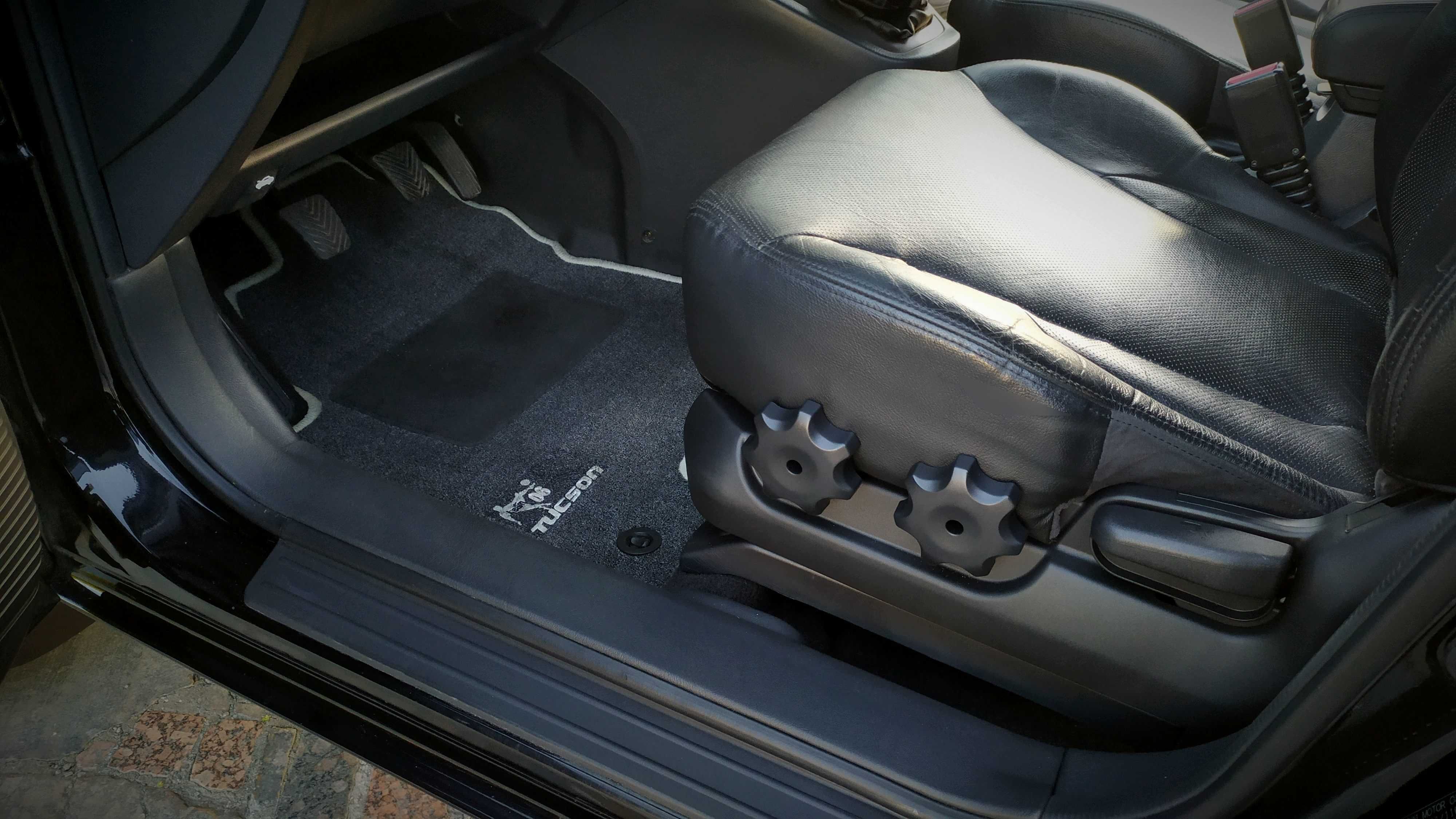 Hyundai Tucson 2.0 бензин Розмитнений Клімат шкіра Ідеал