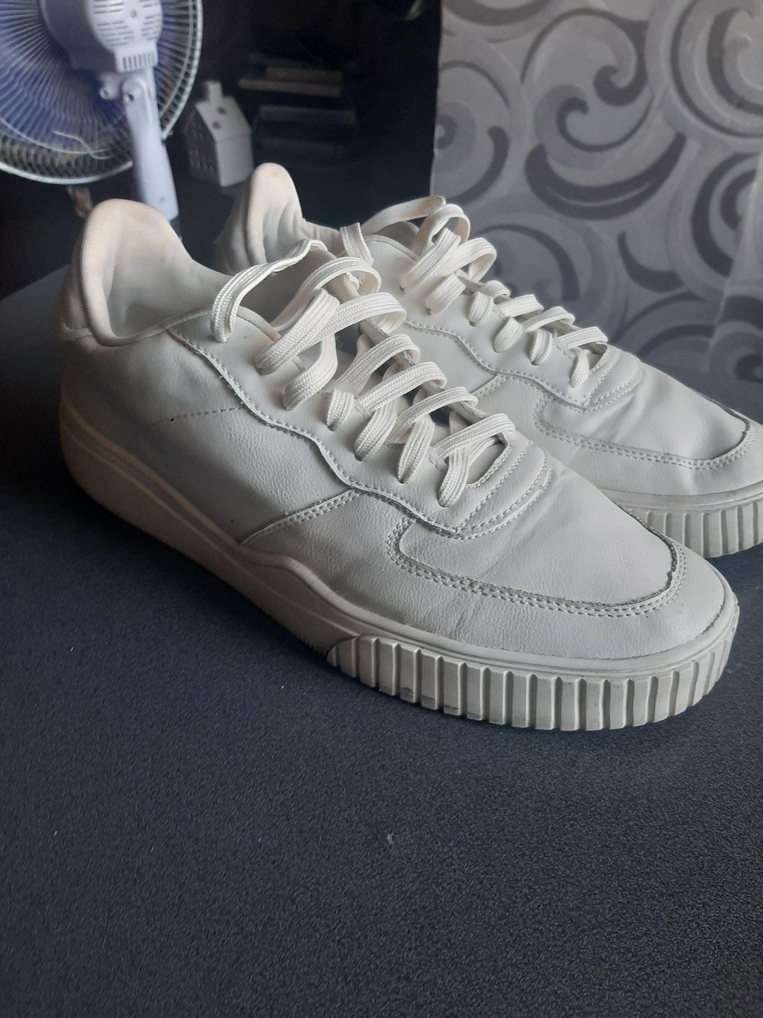 Кросовки Кеды Zara 
Кеды Nike
Кеды женские Ni