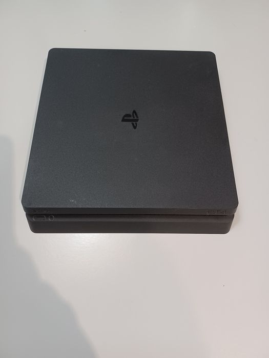 Playstation 4 (pouco uso)