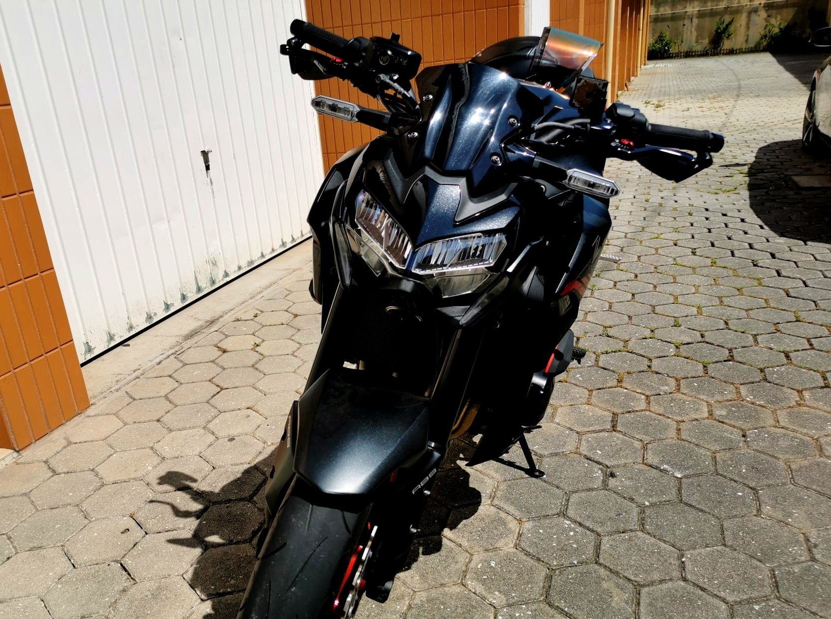 Kawasaki Z900 Akrapovic