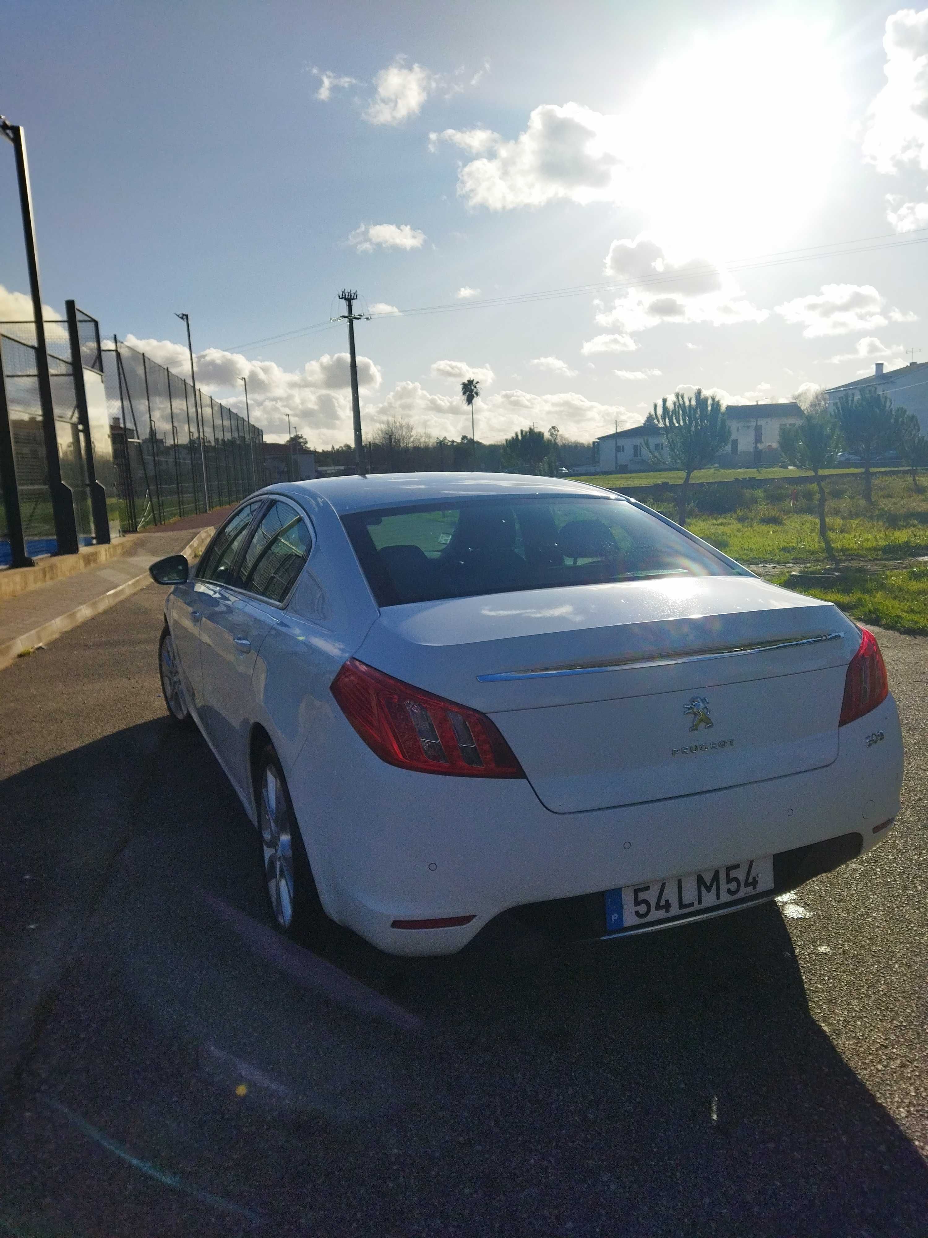 Peugeot 508 versão luxo