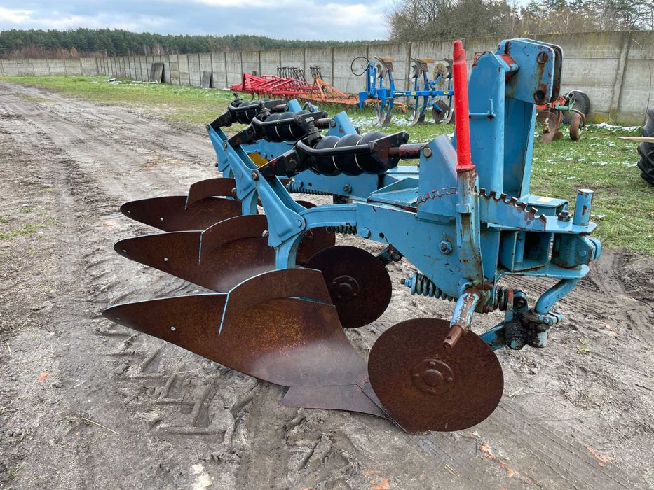 Плуг 3-корпусний Overum 3-25-30-35-40   Rabe Werk Kverneland