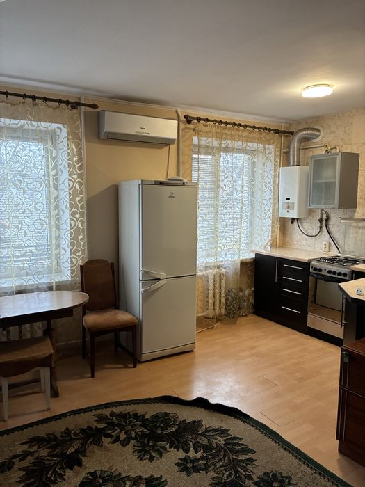 Оренда 2-кімнатної квартири в центрі