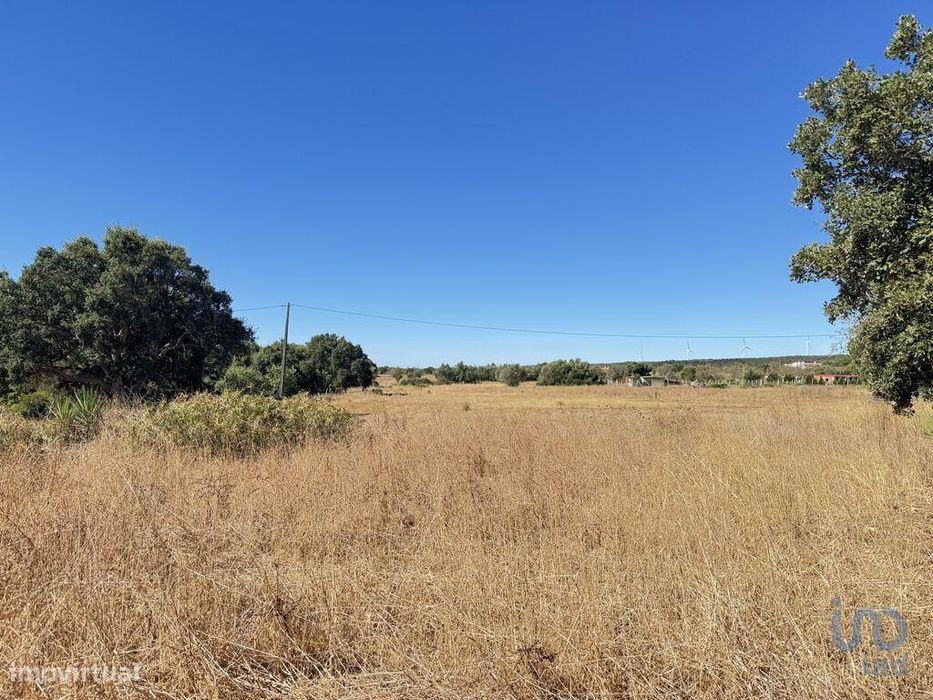 Terreno em Bensafrim e Barão de São João de 10680,00 m2