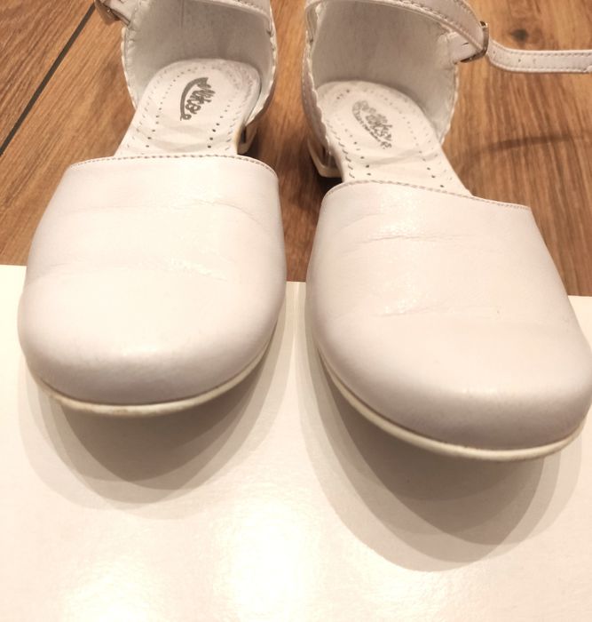 Buty pantofle skorzane kominia św r. 36 wkl. 23.5