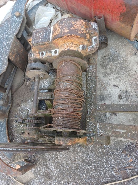 Лебідка,  кран балка для ремонту техніки