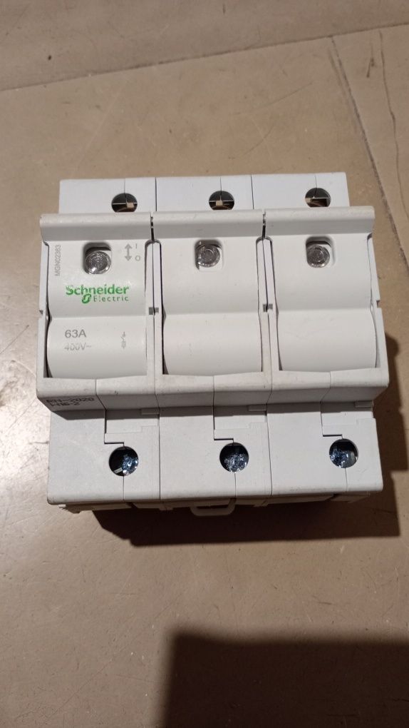 Rozłącznik Schneider Electric 400 V IP20 63 A