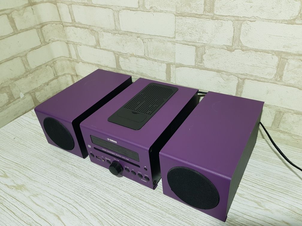 Музичний центр YAMAHA MCR-042,*2x30 Вт, USB, б/у з Німеччини