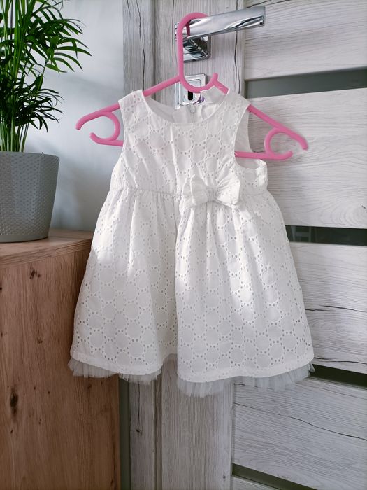 Koronkowa sukienka na ramiączkach na chrzest  elegancka H&M 68