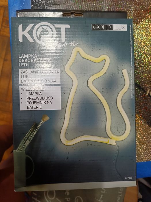 Lampa LED z bateriami i USB