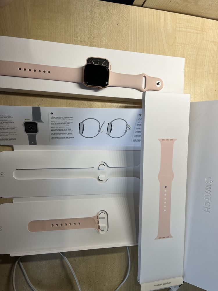 Продам Apple Watch 6 40mm