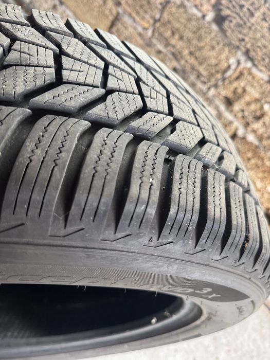 Майже нові зимові шини 235/55 r18 Hankook