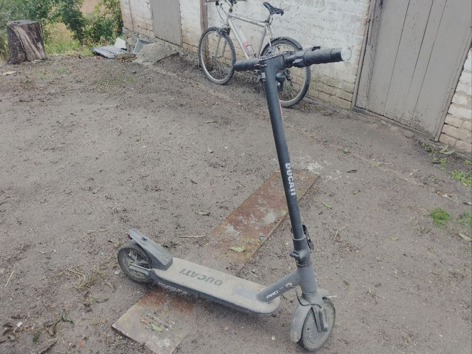 Продам електро самокат дукаті