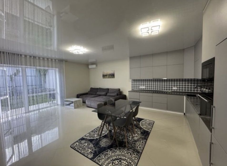 Здам Таунхаус поруч м .Осокорки.Перша оренда