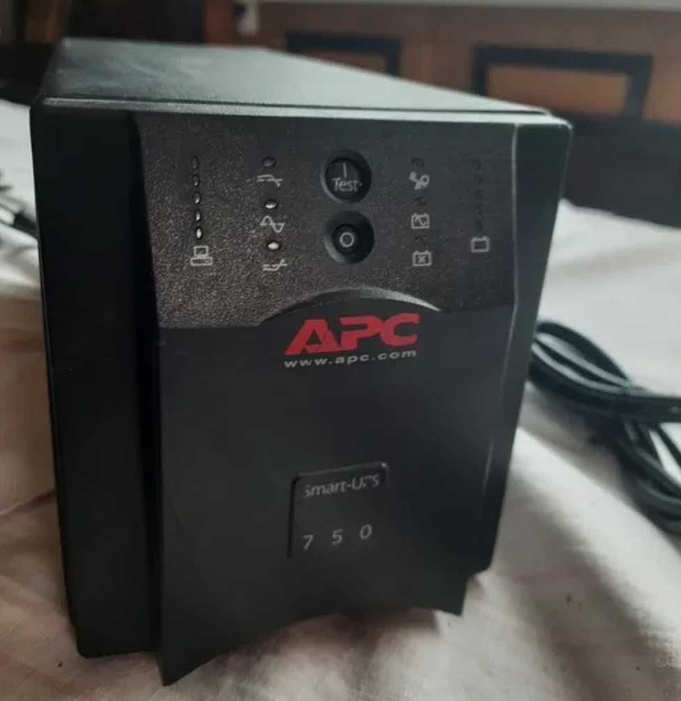 Бесперебойник APC Smart-UPS 750VA Чистый синус