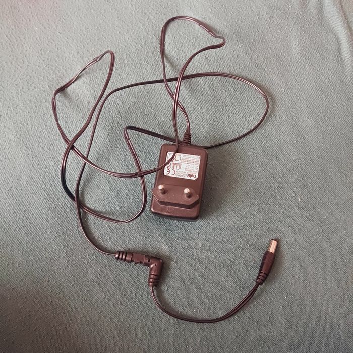 Ladowarka do odkurzacza pionowego Beko