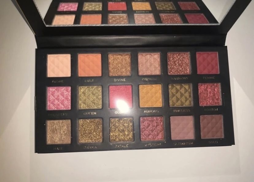 Paletka cieni Makeup Revolution PRO Rockstar